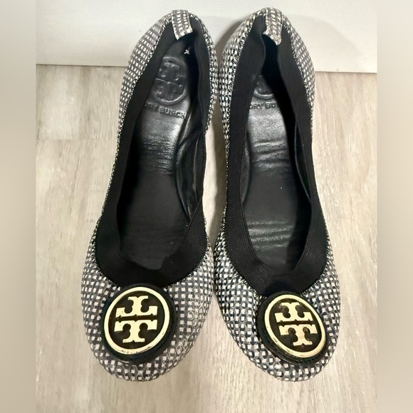 Tory Burch Black White Caroline 2 Ballet Flats Women’s Size 5 - Picture 2 of 9
